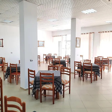 & Restorant Vjosa Hotel *