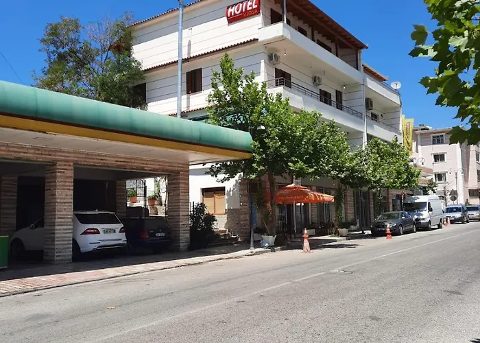 & Restorant Vjosa Hotel *