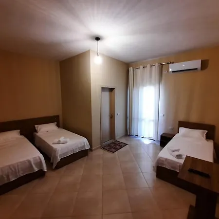 & Restorant Vjosa Ξενοδοχείο *